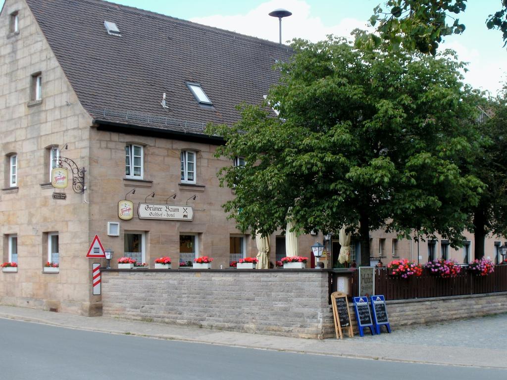 Gasthof Landhotel Gruner Baum Cadolzburg Buitenkant foto
