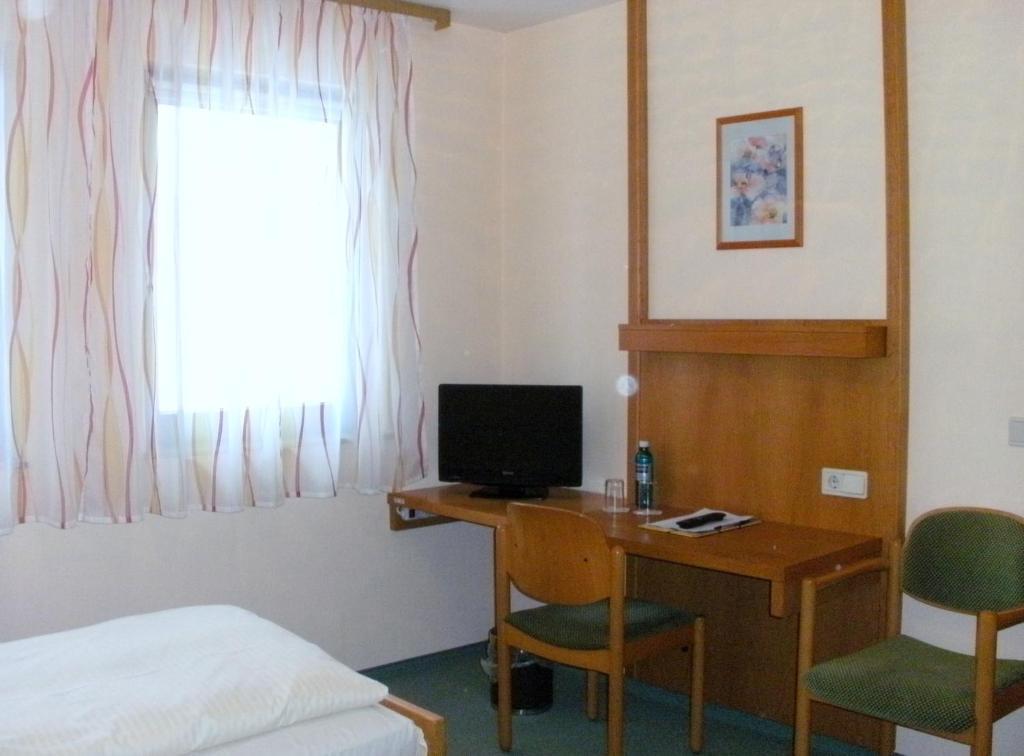 Gasthof Landhotel Gruner Baum Cadolzburg Kamer foto