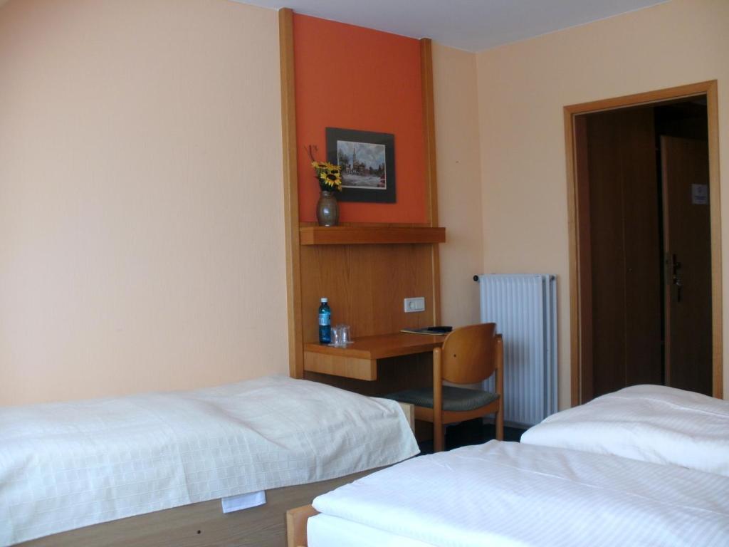 Gasthof Landhotel Gruner Baum Cadolzburg Kamer foto