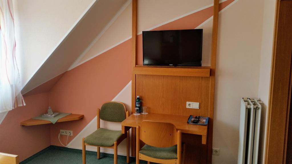 Gasthof Landhotel Gruner Baum Cadolzburg Buitenkant foto