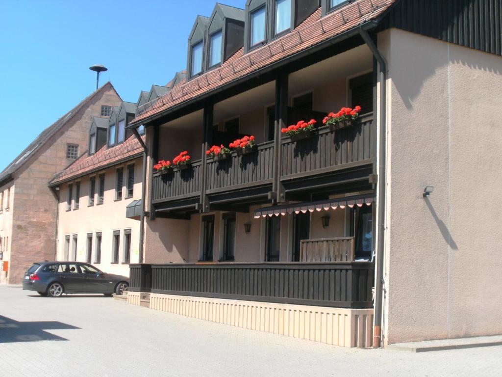 Gasthof Landhotel Gruner Baum Cadolzburg Buitenkant foto