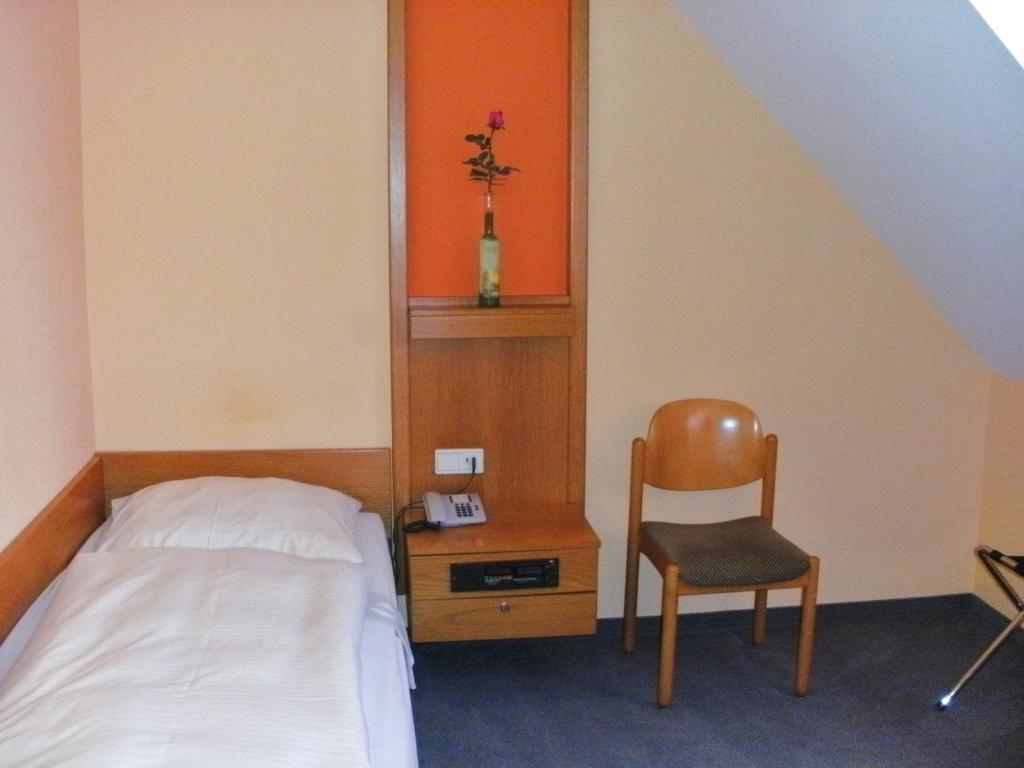 Gasthof Landhotel Gruner Baum Cadolzburg Buitenkant foto