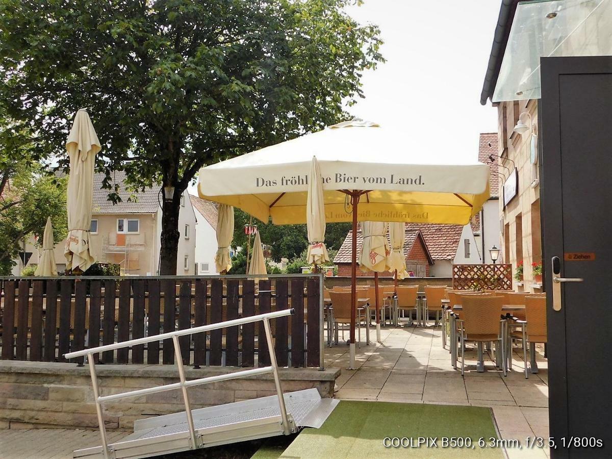 Gasthof Landhotel Gruner Baum Cadolzburg Buitenkant foto