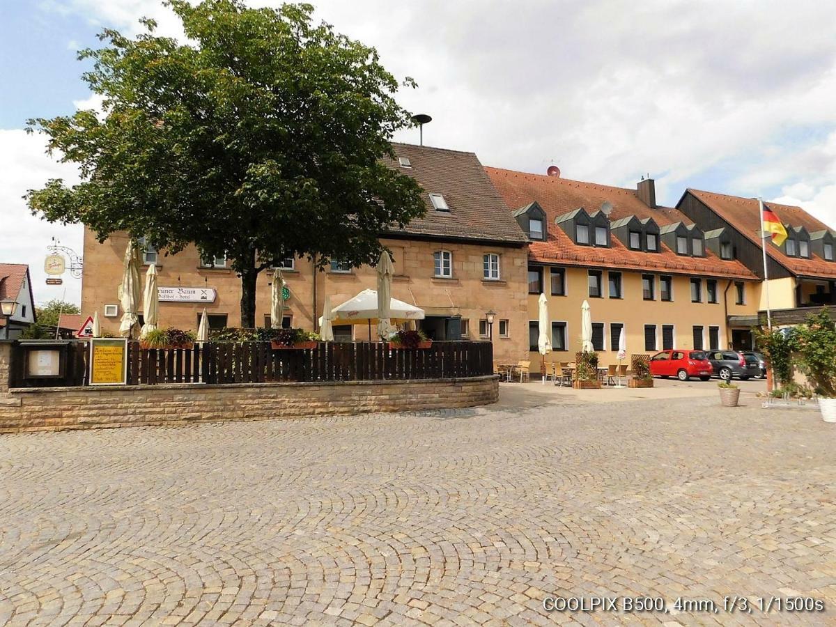 Gasthof Landhotel Gruner Baum Cadolzburg Buitenkant foto