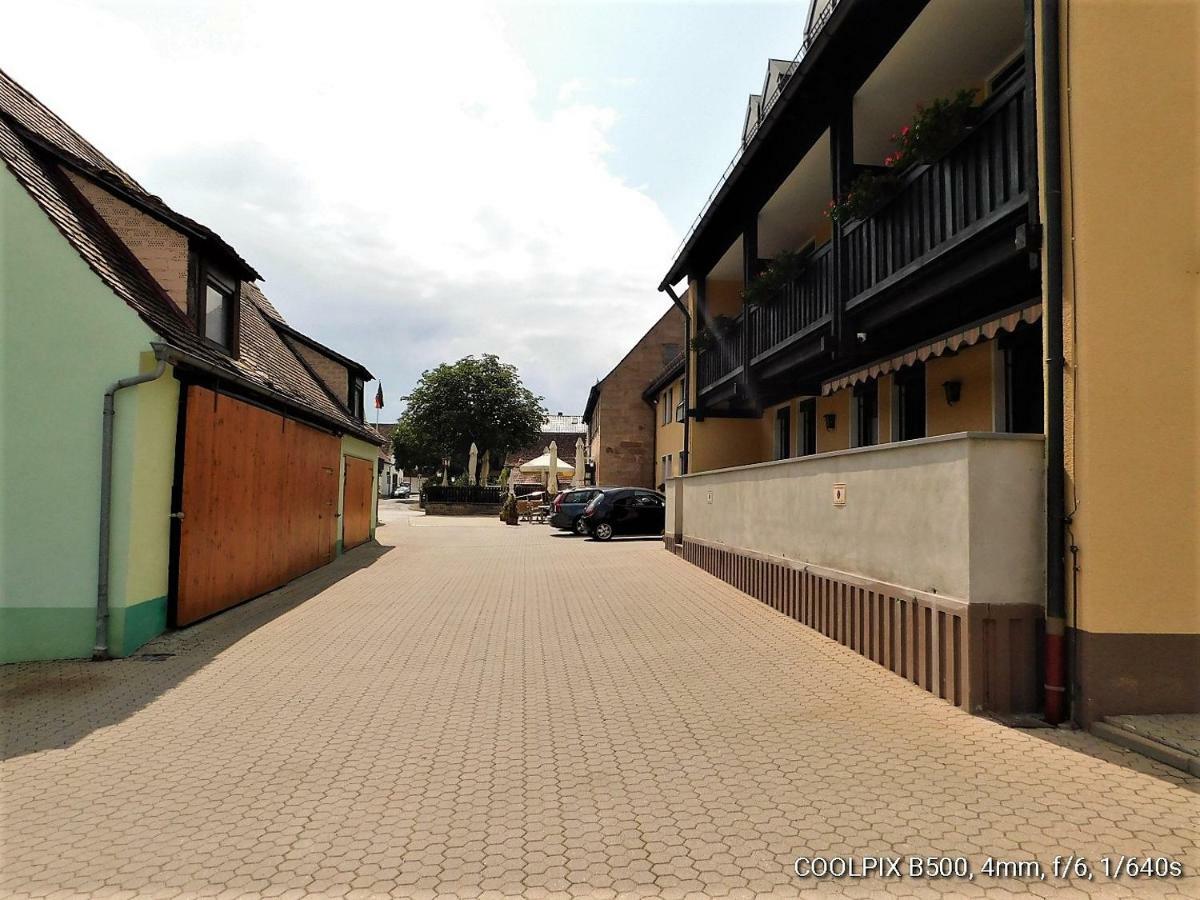 Gasthof Landhotel Gruner Baum Cadolzburg Buitenkant foto